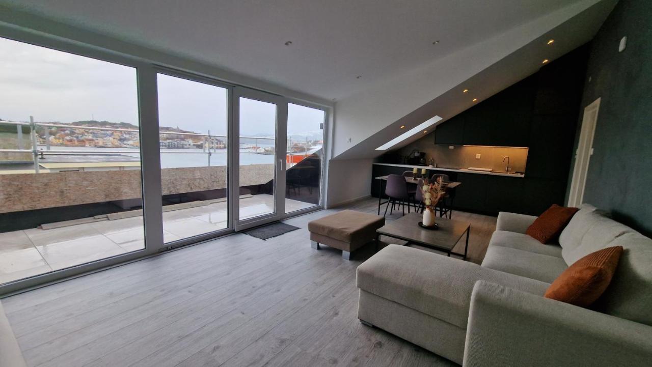 Lovely 2-Bedroom Loft With Panoramic View. Kristiansund Bagian luar foto
