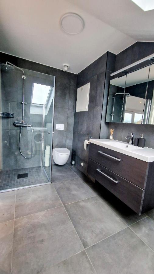Lovely 2-Bedroom Loft With Panoramic View. Kristiansund Bagian luar foto